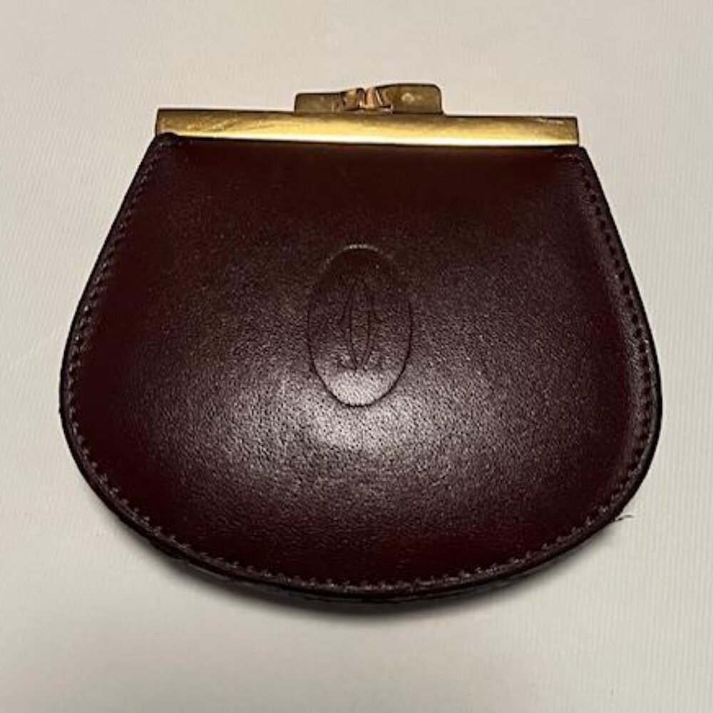 Cartier Coin Case Wallet Authentic
Women D: 0.39" H: 3.15" W:3.15"
9634. IN GUC - Picture 2 of 7